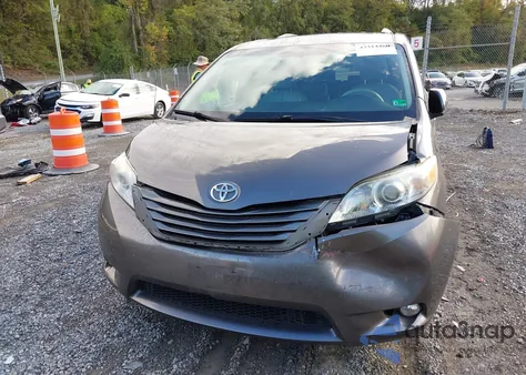 2011 Toyota Sienna Xle V6 z USA, uszkodzony, nr VIN 5TDYK3DC4BS144573